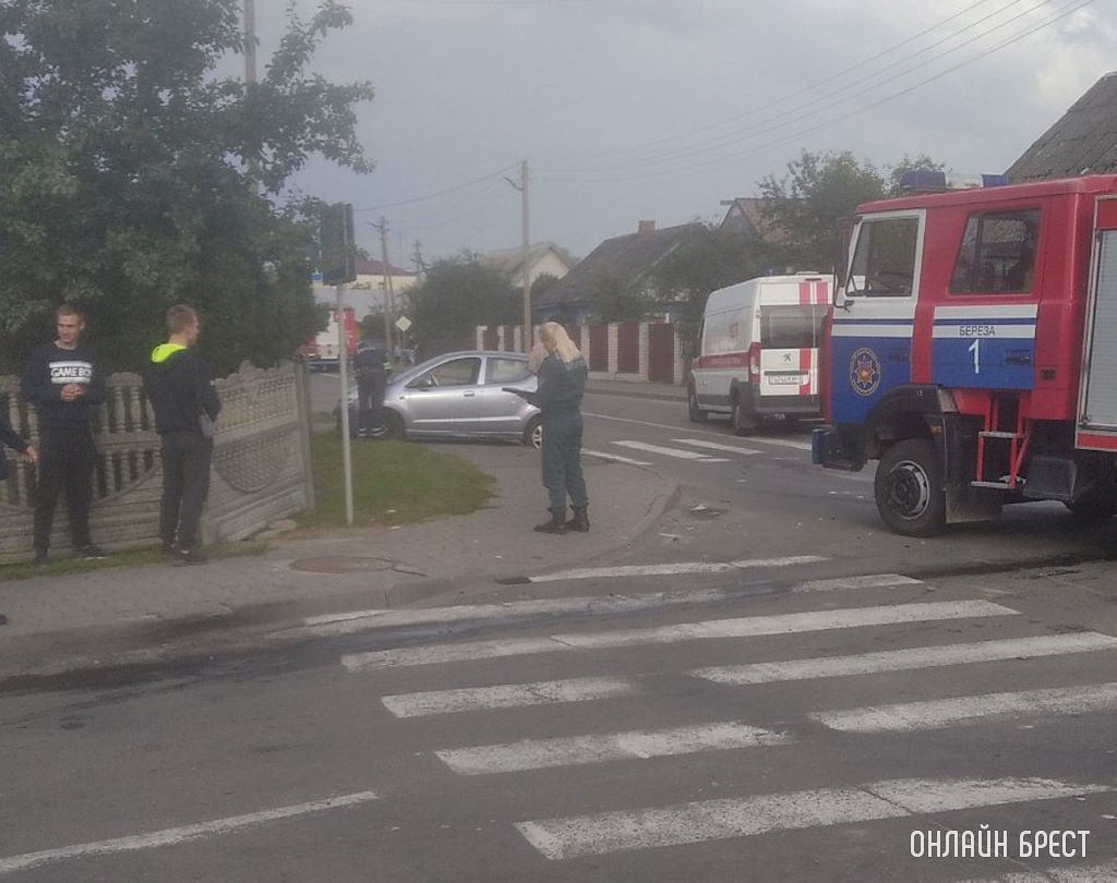 Брестская область. Сегодня в Берёзе перевернулся автомобиль