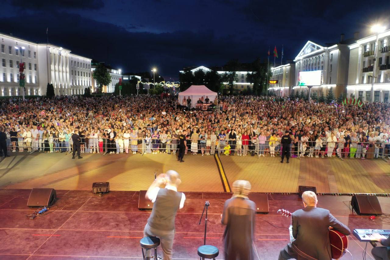 Посмотрите на праздничный концерт и салют в Бресте 3 июля с высоты