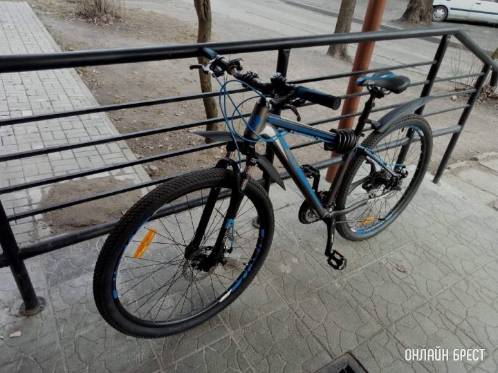 Ребята, помогите найти велик. В Бресте на Московской на Короне его украли