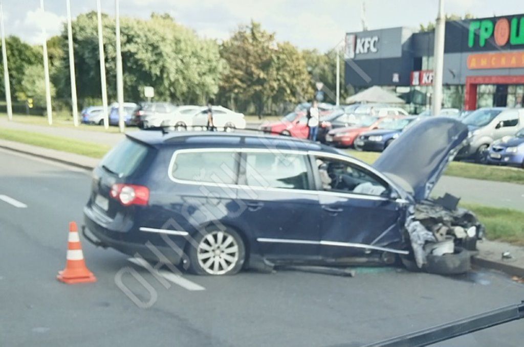 Читатель: На Московской в Бресте в ДТП попал Passat