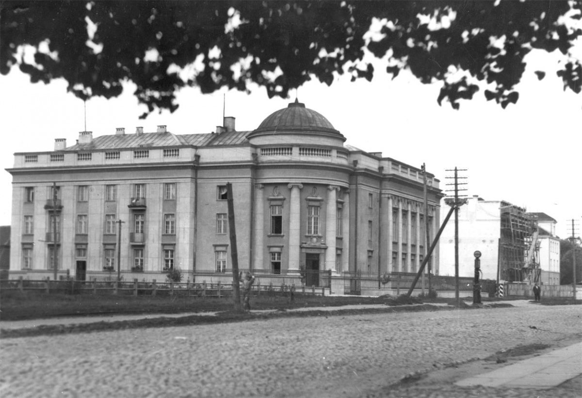 Читатель: Старый фото Бреста. Узнали, где сделаны эти фотографии?