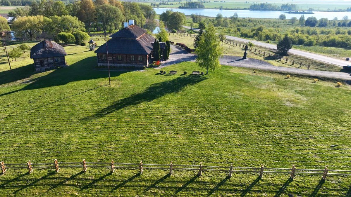 Дворец Пусловских после реконструкции и Дом-музей Тадеуша Костюшко