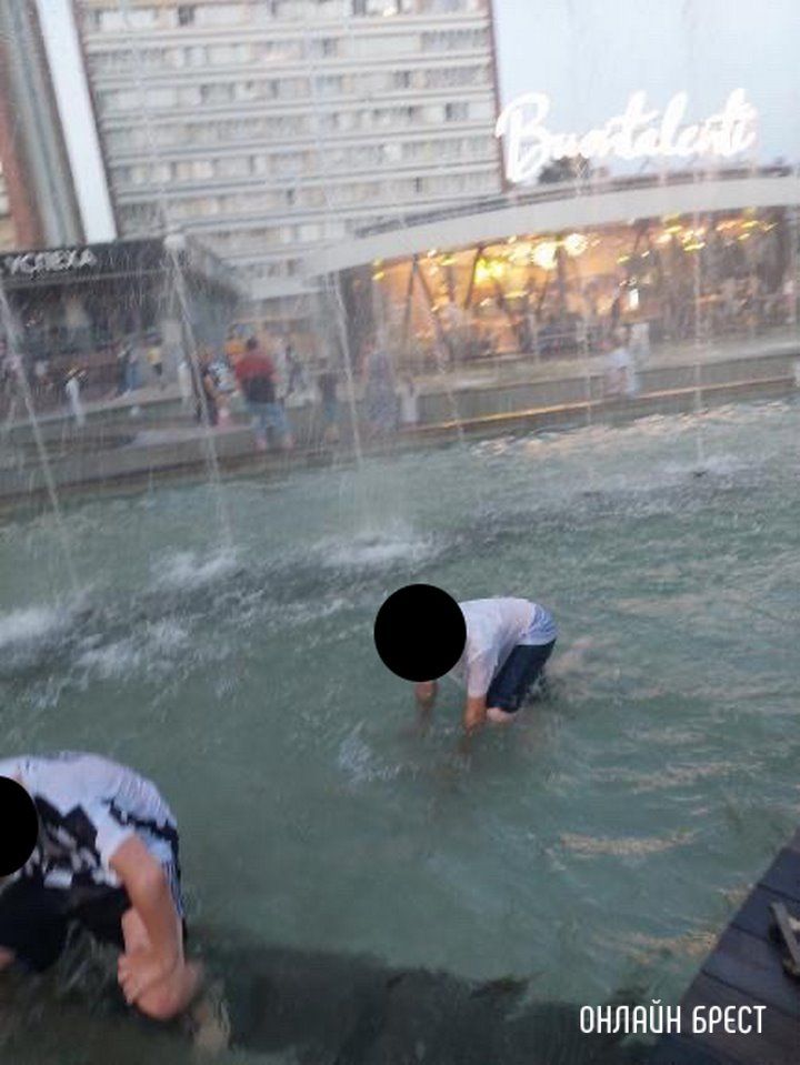 Читатель: Дети и фонтан на Советской в Бресте