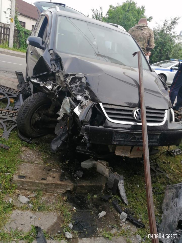 В Берёзе водитель попал в серьёзное ДТП