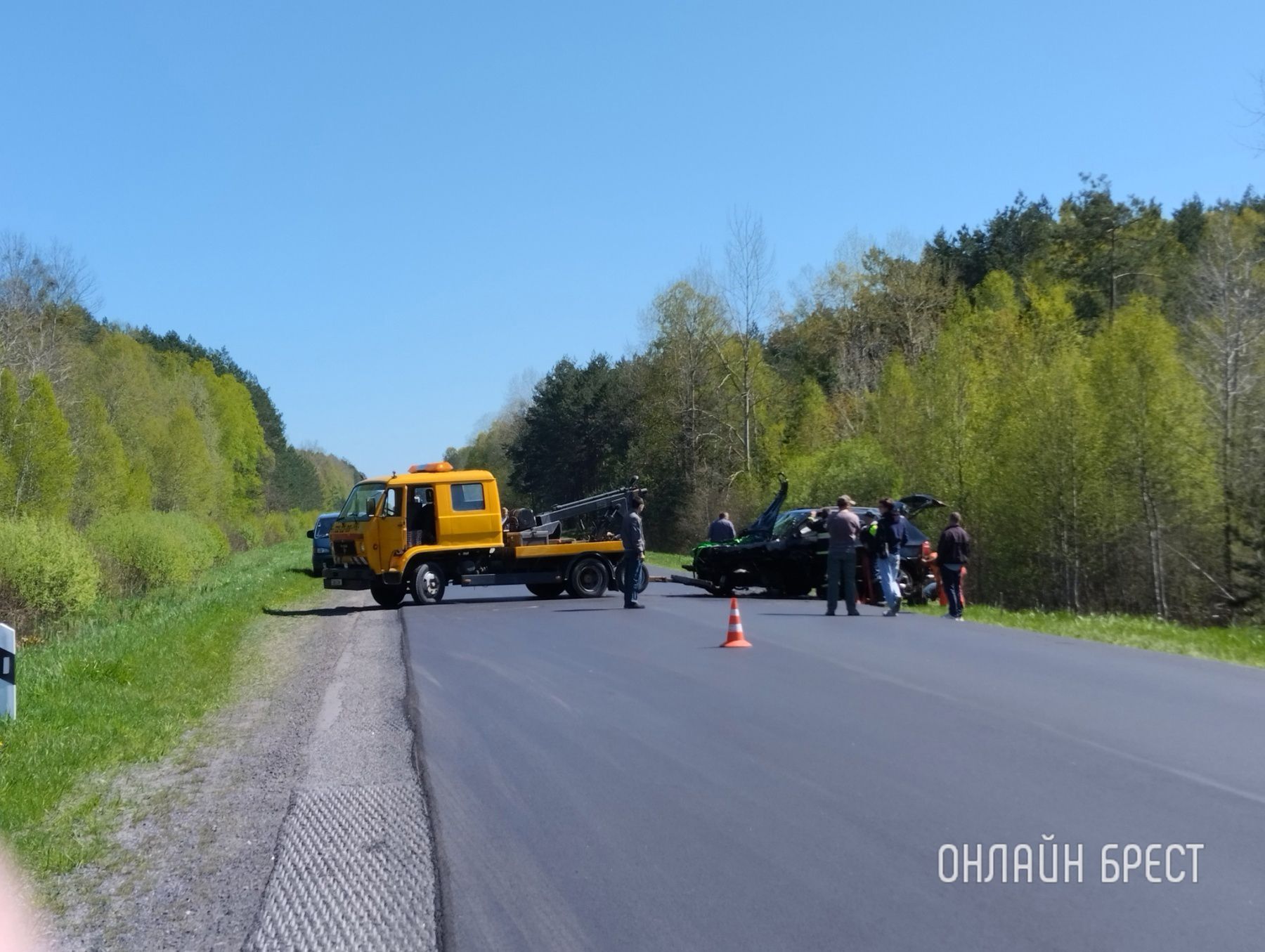 Читатель: Жесткое ДТП произошло сегодня недалеко от Бреста в сторону Малориты. BMW доставали из кювета