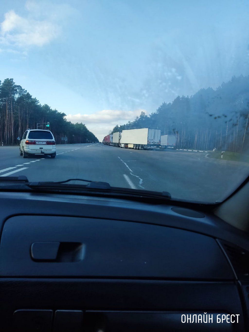 Читатель: Сегодняшняя очередь с М1 в сторону Козлович