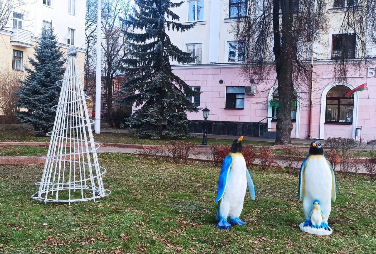 Ещё один элемент новогоднего декора появился на Ленина в Бресте