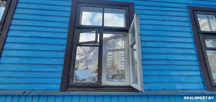 В Бресте на Гоголя продолжается снос старых домов