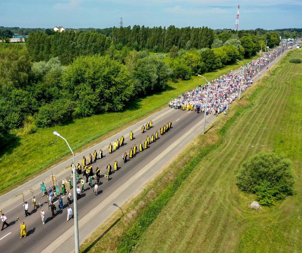 Сегодня в Бресте прошёл Крестный ход к мужскому монастырю