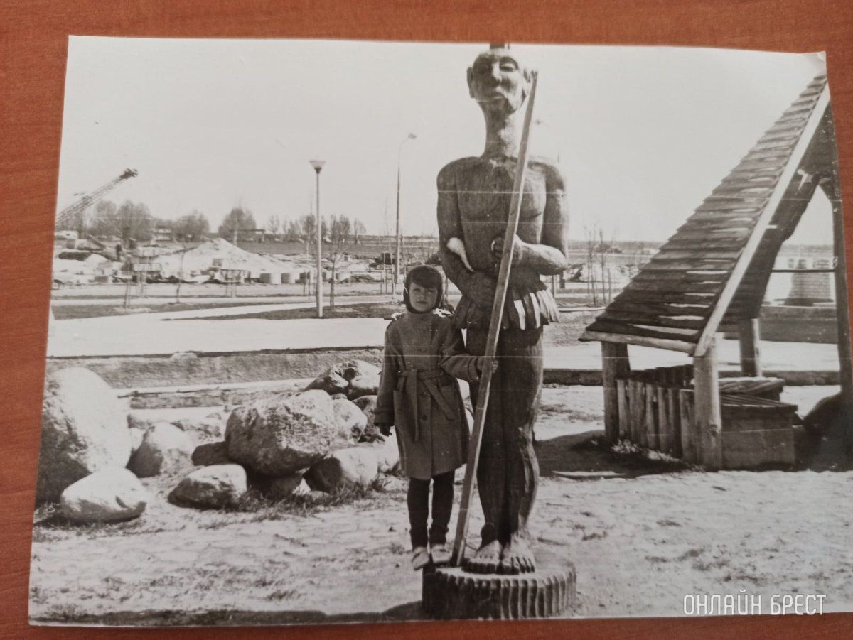 Читатель: Старые фотографии Бреста, м-н Восток