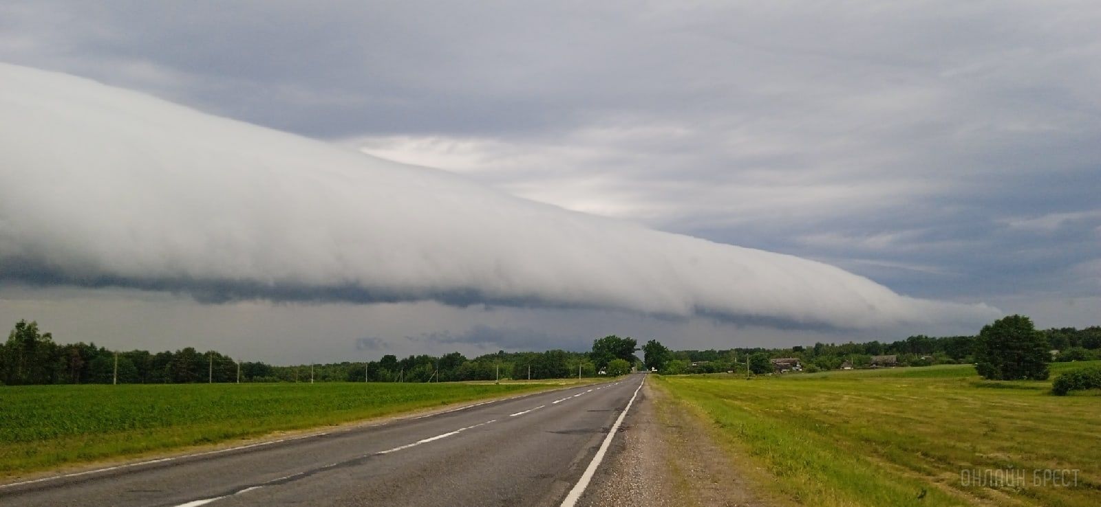 Читатель: Посмотрите, какое вчера было небо в Пинском районе