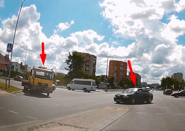 Очевидец: Cегодня в Бресте на Волгоградской эвакуатор попал в ДТП