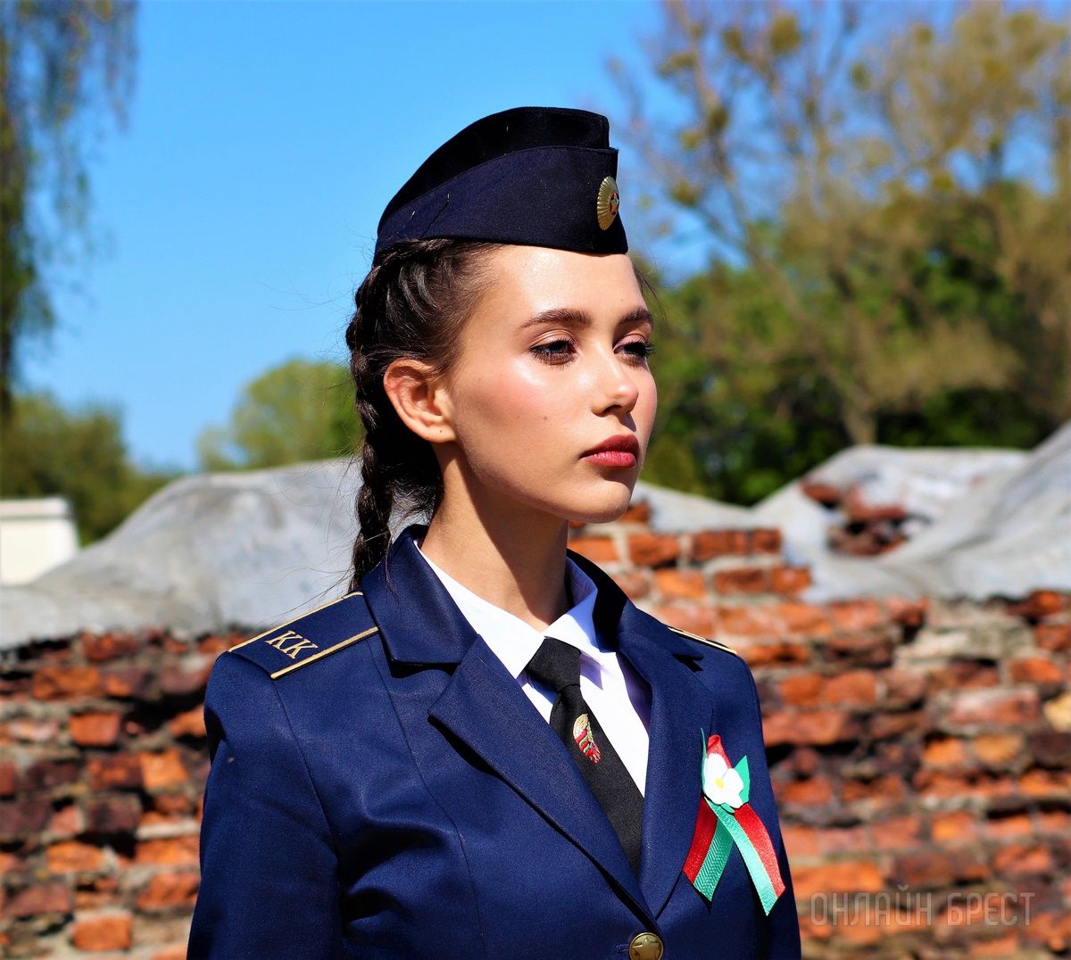 Читатель: Возложение венков к пилонам городов-героев в мемориальном комплексе «Брестская крепость-герой»