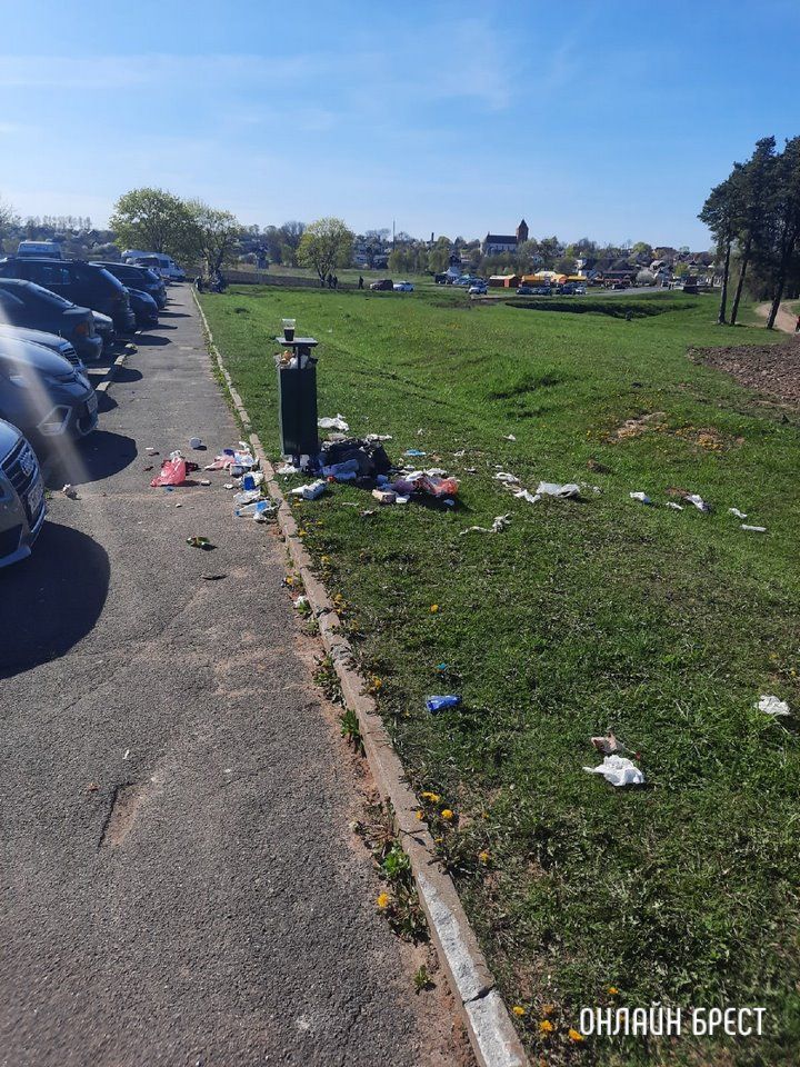 Читатель: Приехали Мирский замок посмотреть, а  тут такое...
