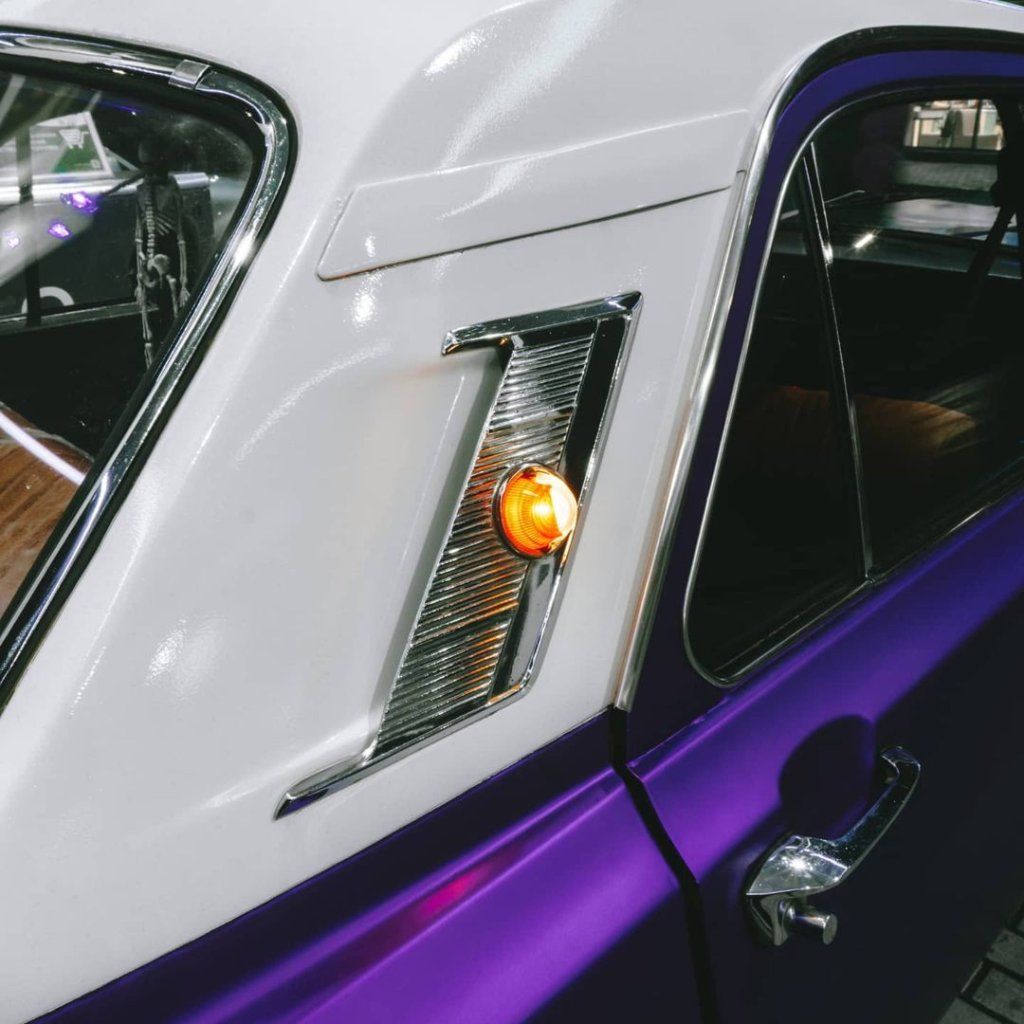 Читатель: Красивая и яркая волга на улицах Бреста