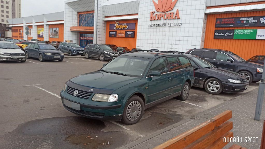 Читатель: Как вам такой вид парковки? Брест, возле Короны