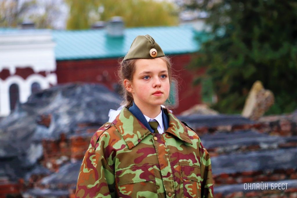 Читатель: Брестские школьники продолжают нести почётную Вахту в Брестской крепости