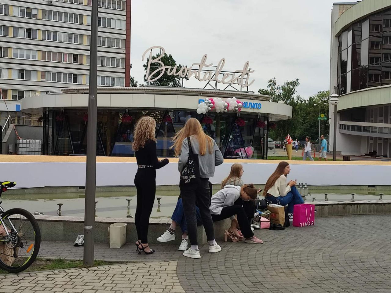 Фонтан на Советской на время стал модной площадкой