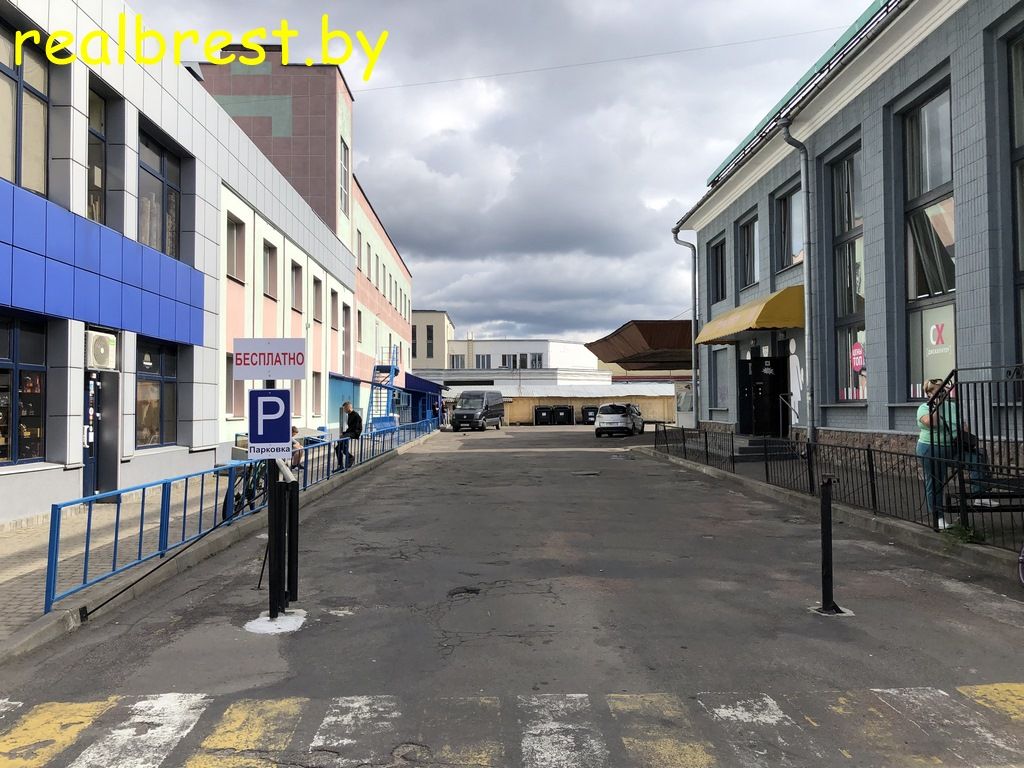 Парковка на месте старого автовокзала в Бресте