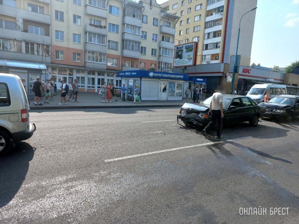 Читатель: Вчерашнее ДТП на бульваре Шевченко в Бресте