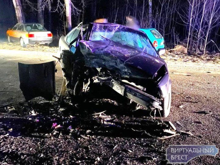 В Бресте на Красном дворе произошло серьёзное ДТП