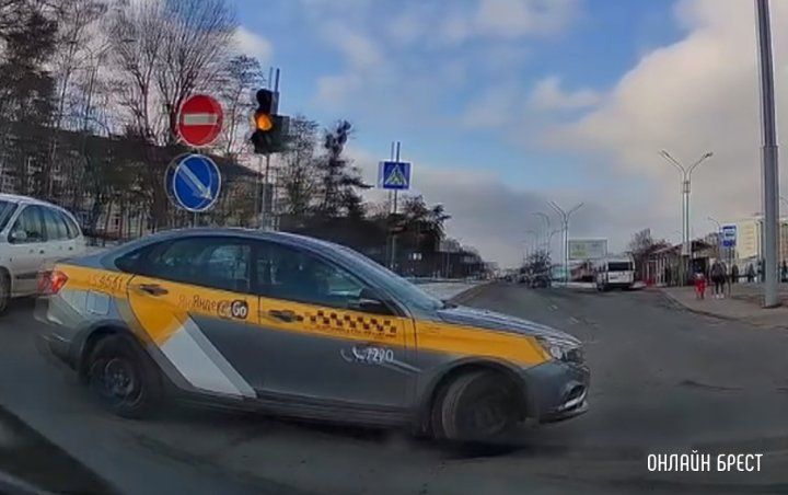 Читатель: В Бресте водитель такси чуть не спровоцировал ДТП