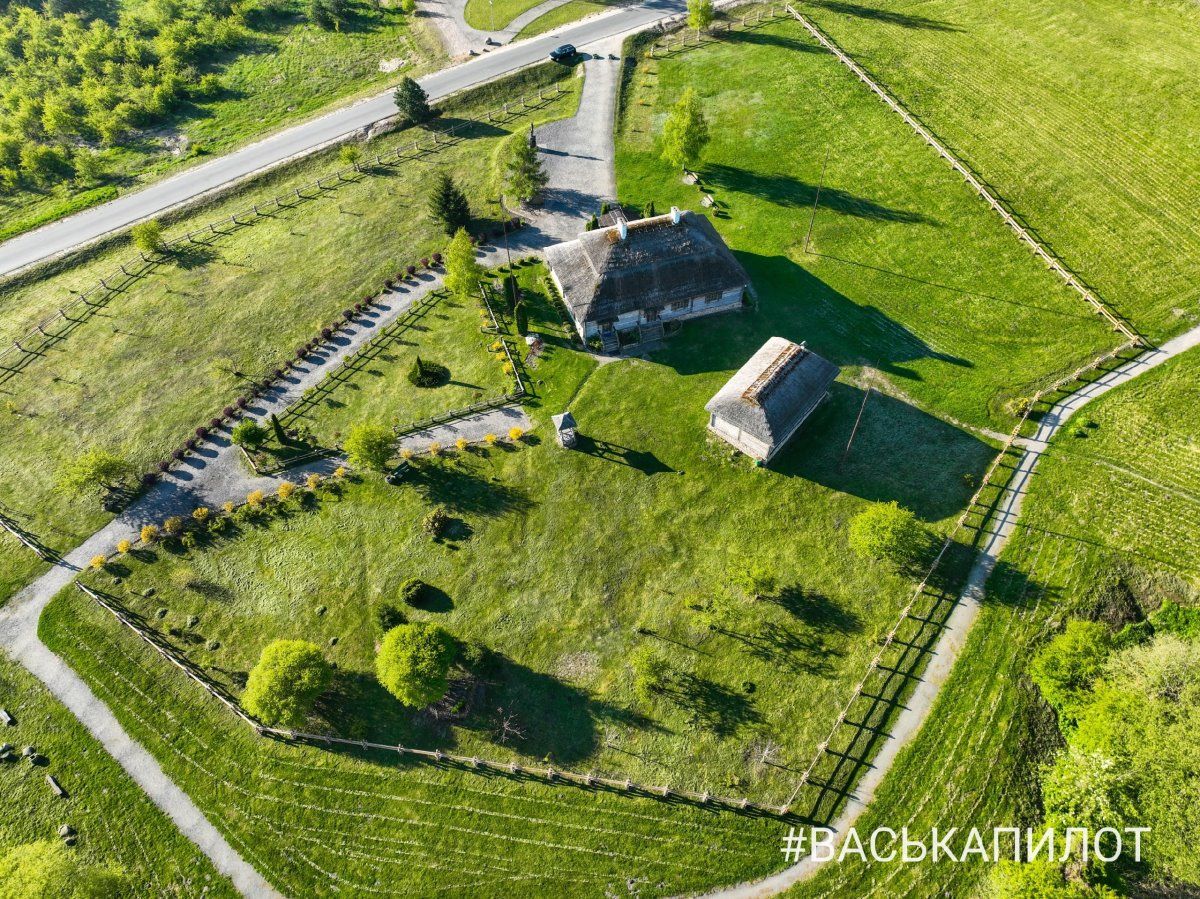 Дворец Пусловских после реконструкции и Дом-музей Тадеуша Костюшко