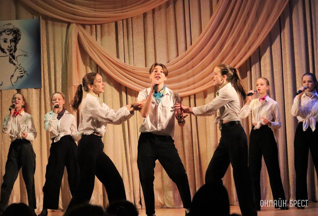 Читатель: Конкурс стихов и песен на иностранном языке «История любви» (Московский район г. Бреста)