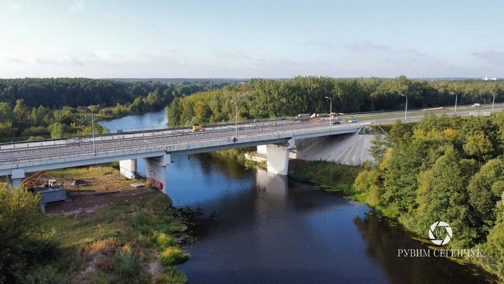 Смотрим с высоты, как идет ремонт Бульковского моста на М1
