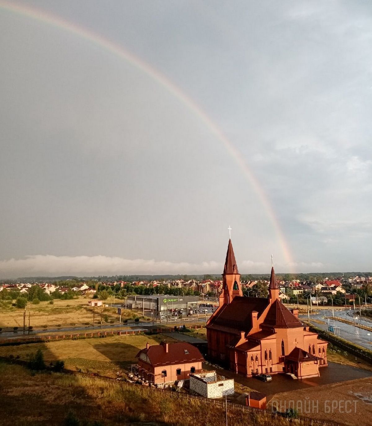 Читатель: Сегодня в Бресте была двойная радуга. Было красиво!