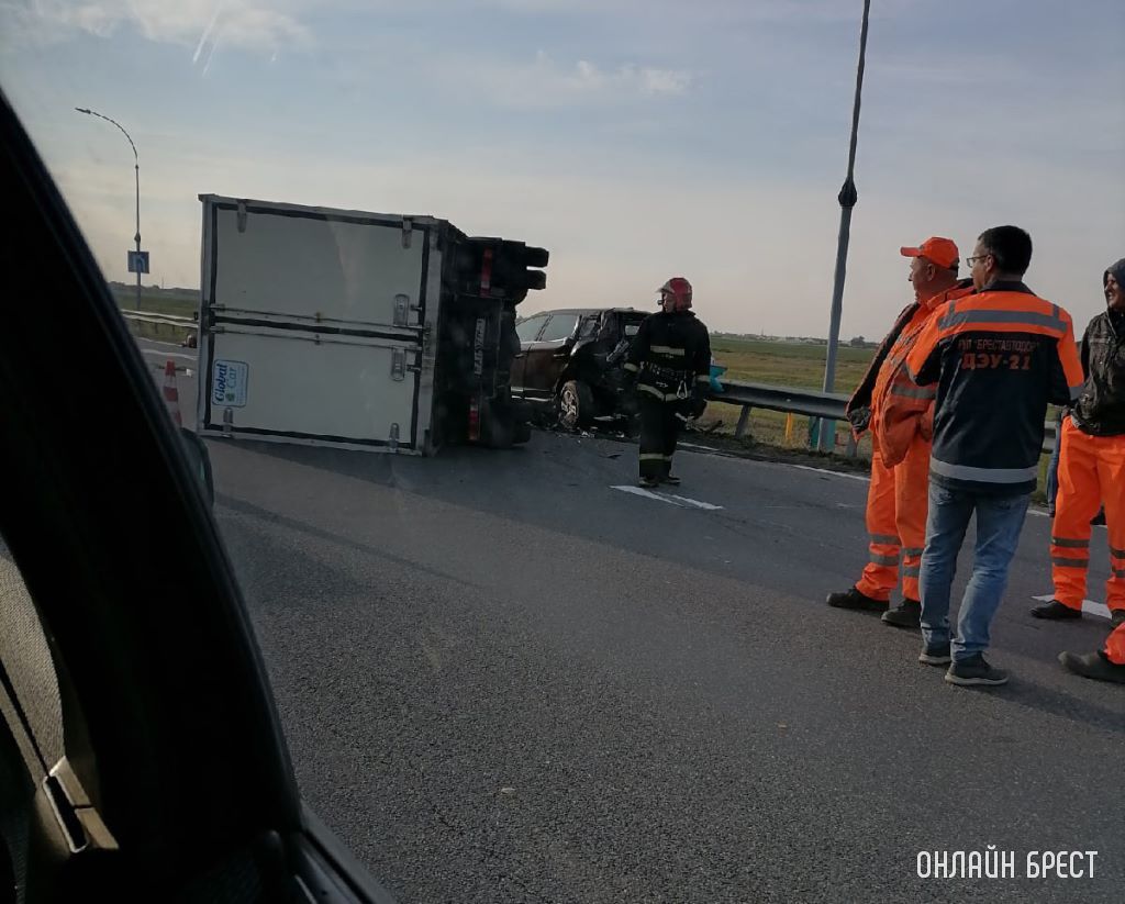 Серьёзное ДТП произошло под Брестом (недалеко от Лукойла, Тельмы-2)