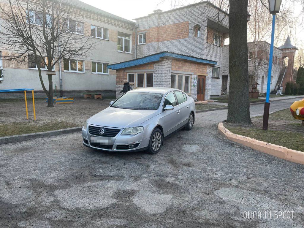 Читатель: Разрешено ли заезжать на территорию детского сада?