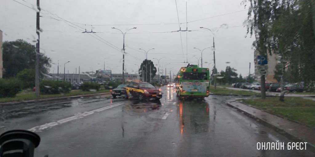 Сегодня в Бресте произошло несколько ДТП. Подборка фото от очевидцев