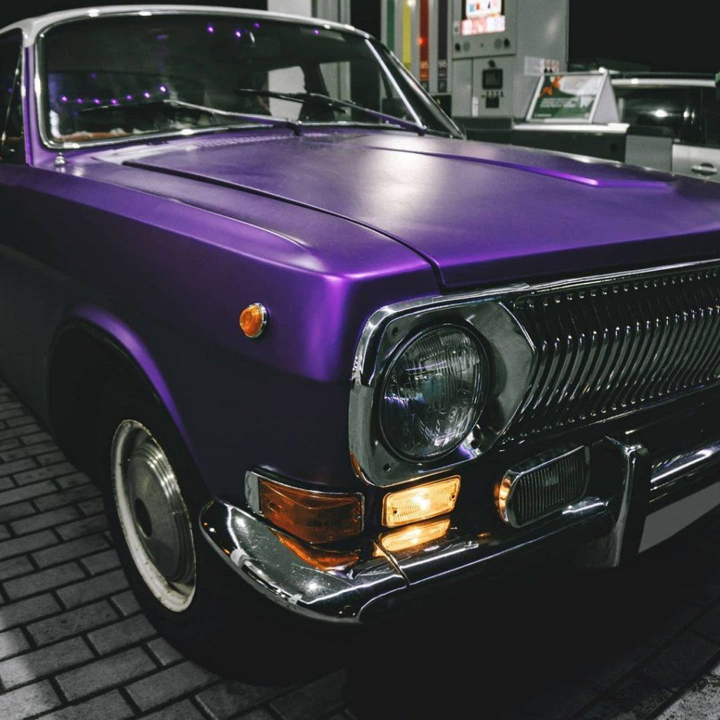 Читатель: Красивая и яркая волга на улицах Бреста