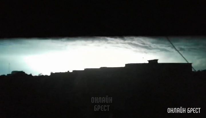 Посмотрите видео, как прямо сейчас сверкает в Брестском районе