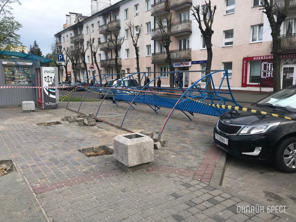 Читатель: Обновление остановки. Брест, проспект Машерова. Фото сделаны сегодня