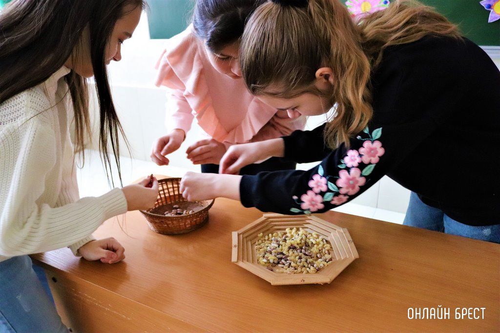 Читатель: Конкурсная программа к Международному женскому дню в средней школе № 28 г. Бреста