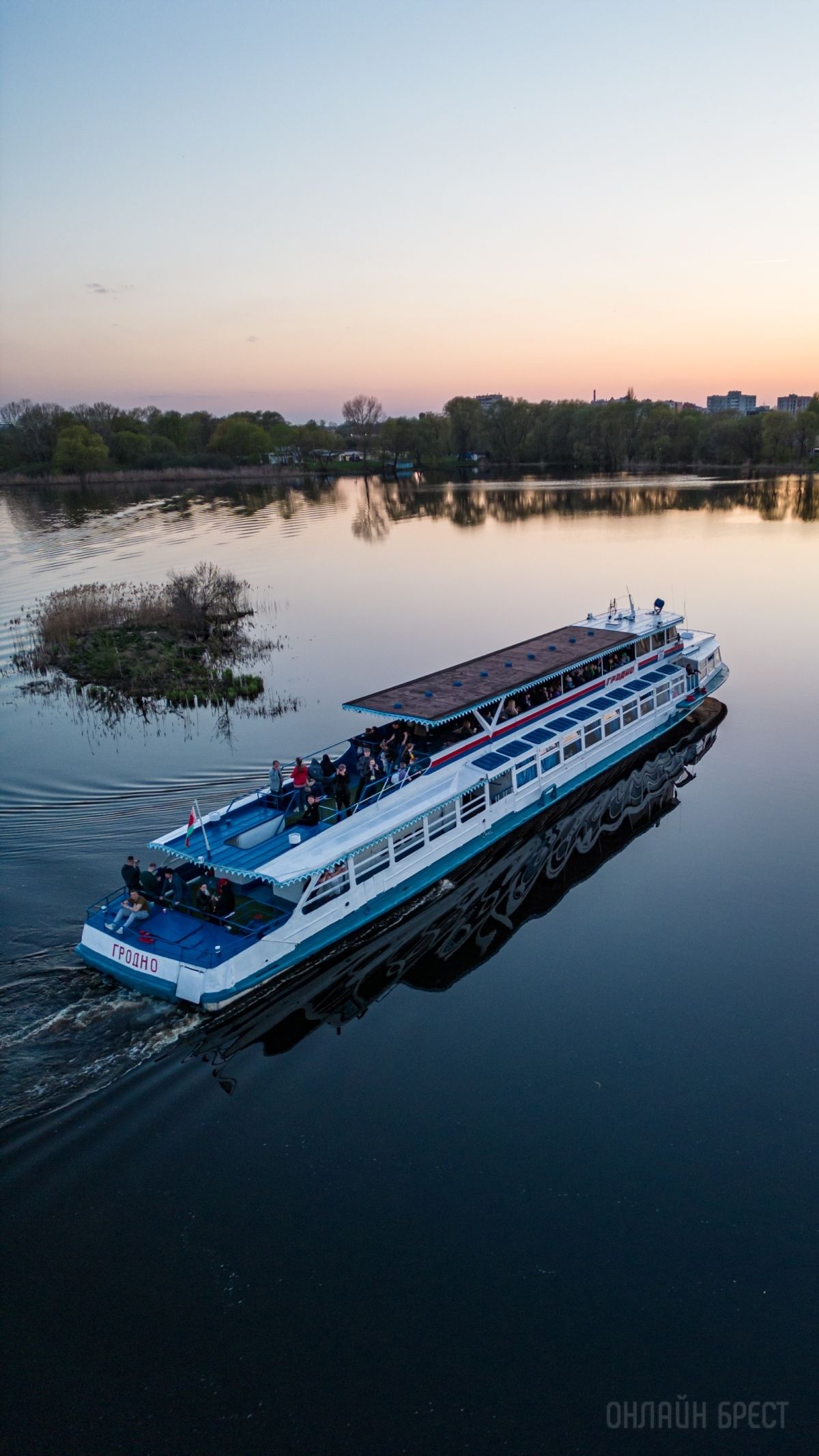 Теплоход Гродно начал курсировать по Мухавцу в Бресте