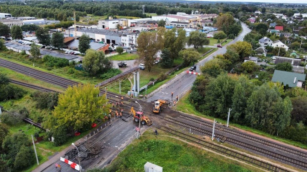 Смотрите, как идёт ремонт переезда на Дубровской в Бресте