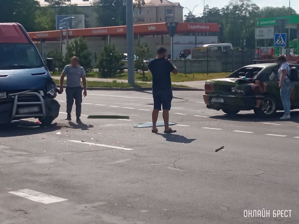 В Бресте на Южном произошло дорожно-транспортное происшествие