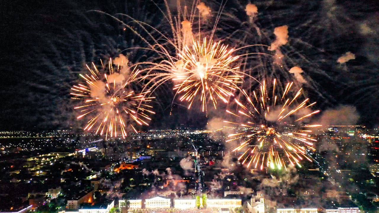 Посмотрите на праздничный концерт и салют в Бресте 3 июля с высоты