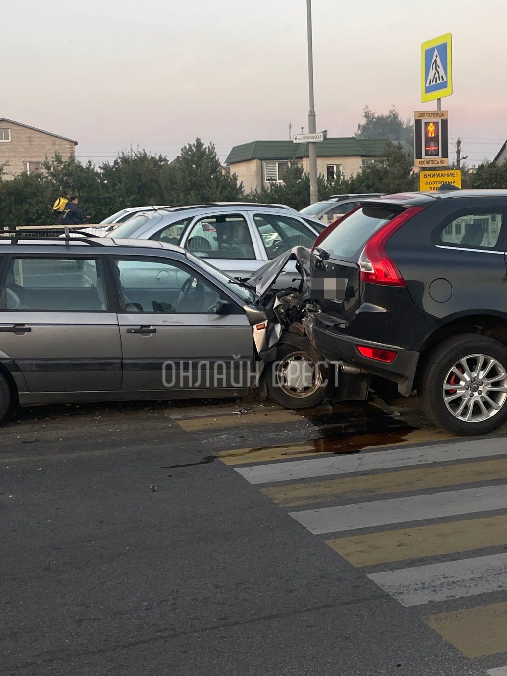 Читатель: Сегодня на Радужной в Бресте сильно столкнулись автомобили