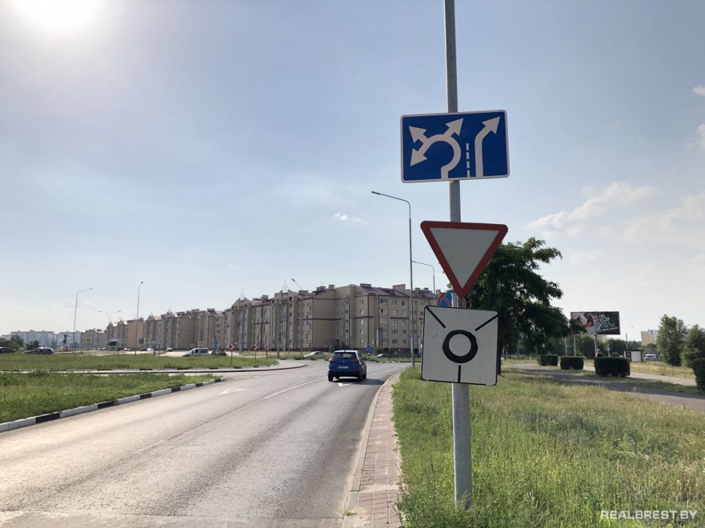 На Вульковском кольце в Бресте нанесли разметку и установили дорожные знаки