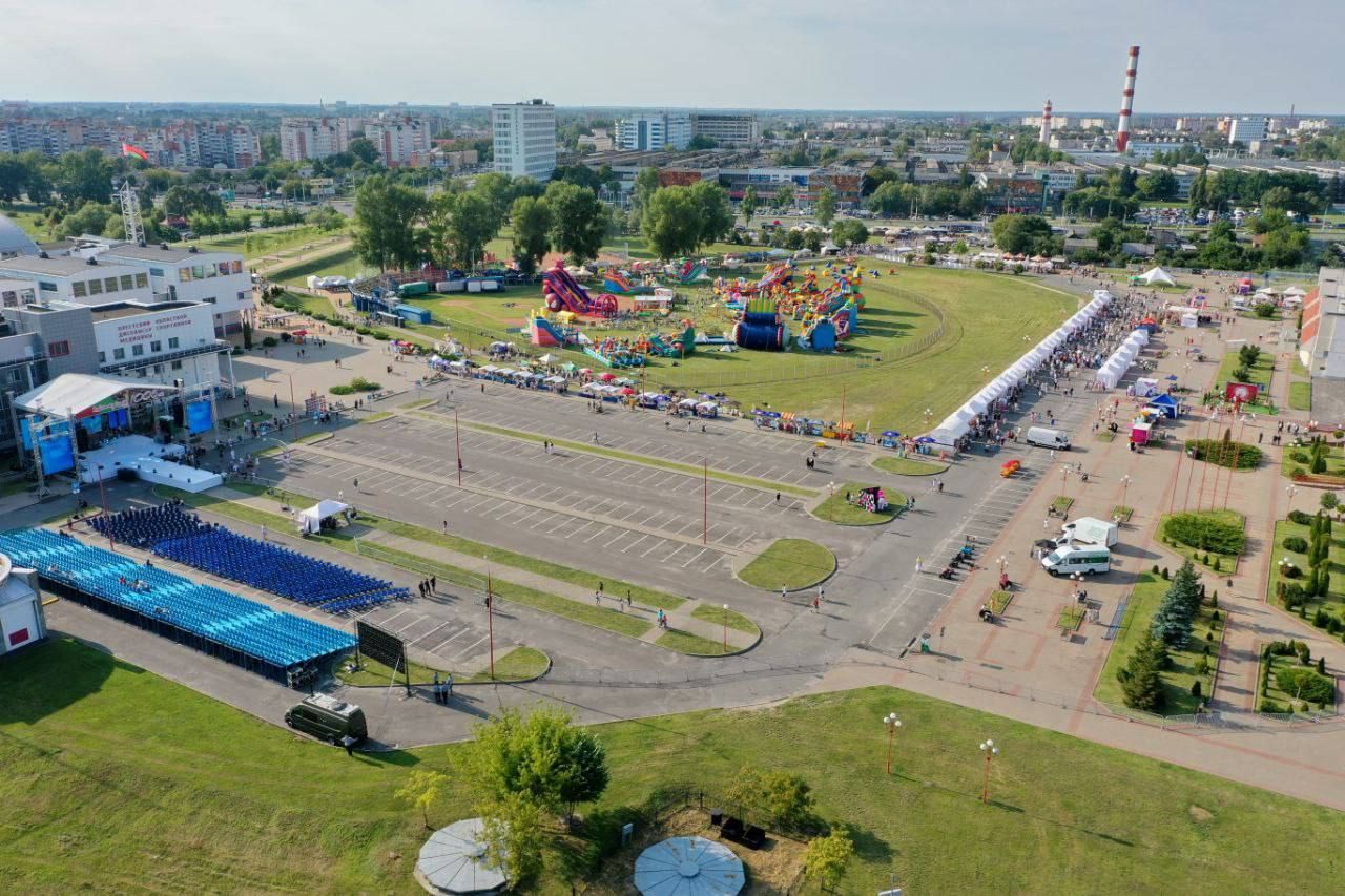 Площадка у Ледового дворца в Бресте с высоты