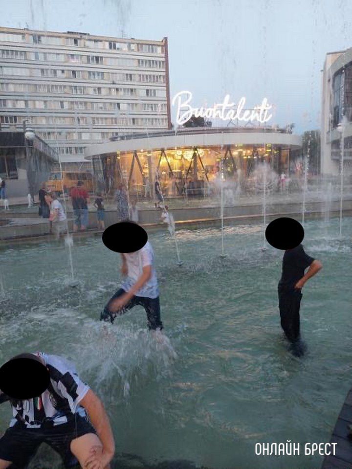 Читатель: Дети и фонтан на Советской в Бресте