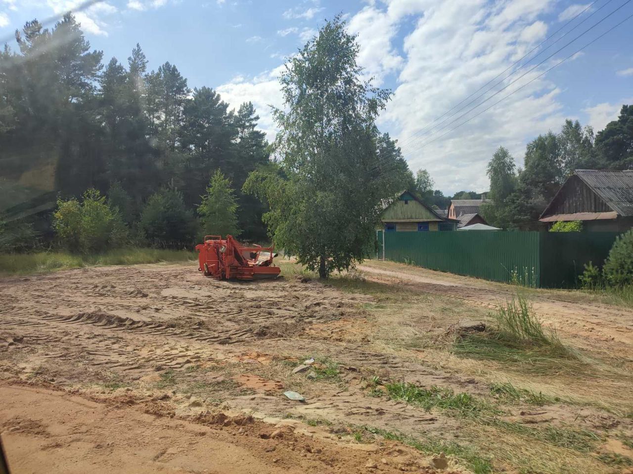 Прибужье приводит в порядок дороги. В деревне Гули укладывают асфальтное покрытие. Часть работ уже выполнена