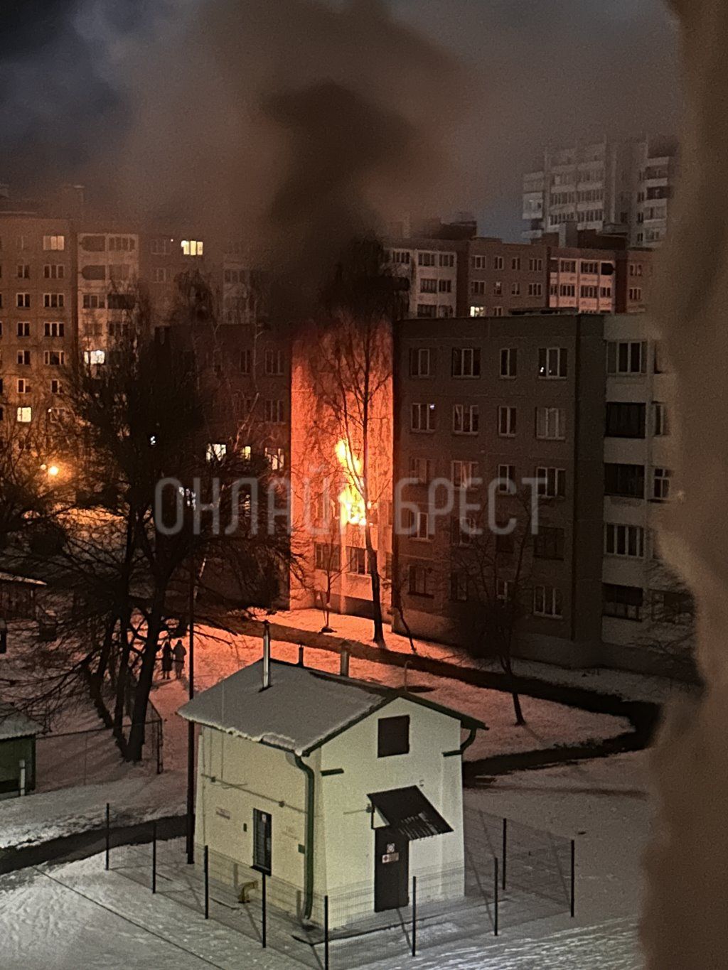 Читатель: В Бресте этой ночью на Ленинградской произошёл серьёзный пожар