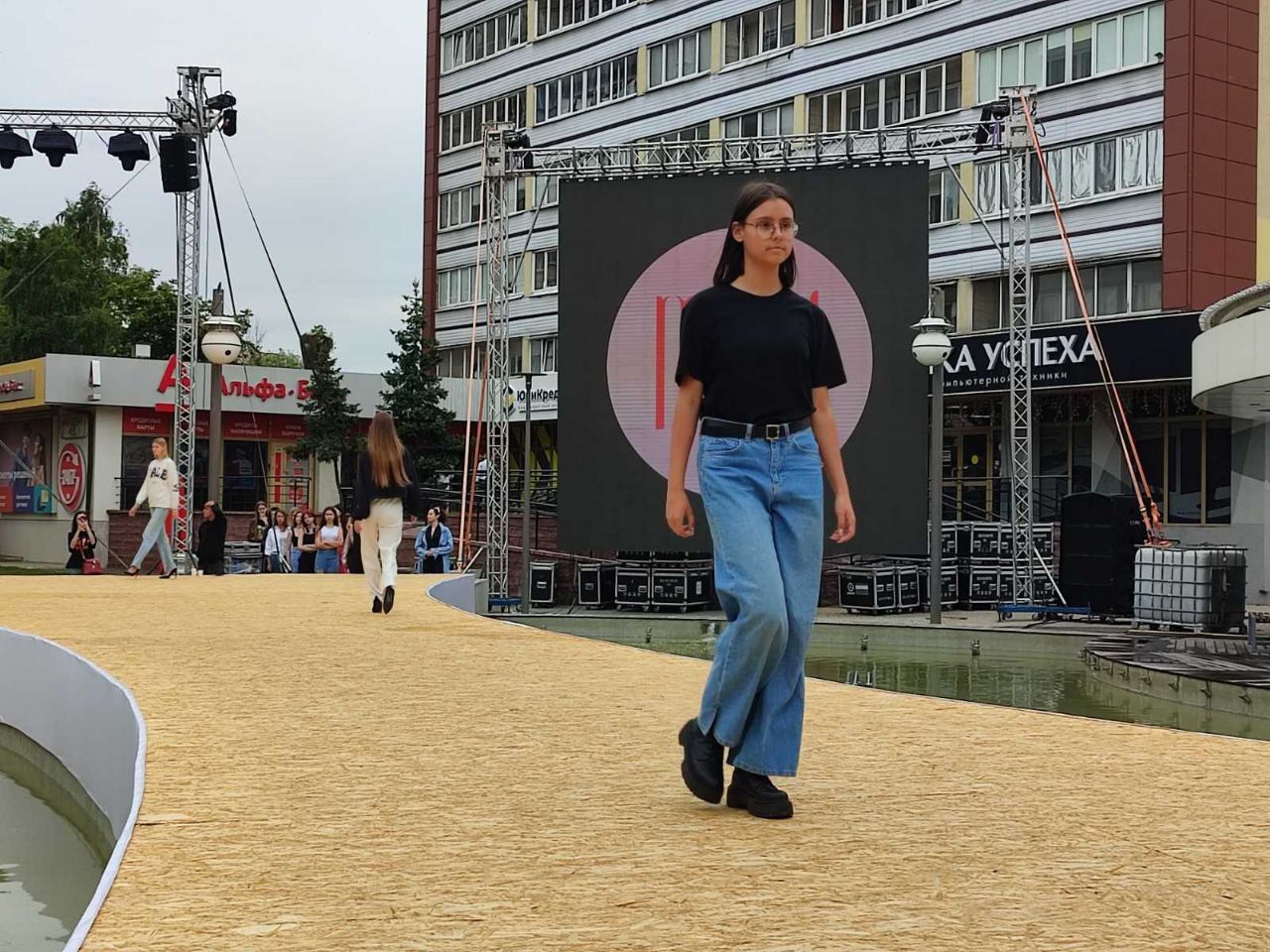 Фонтан на Советской на время стал модной площадкой