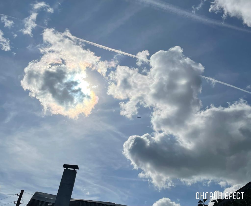 Сегодня над Брестом пролетали два самолёта