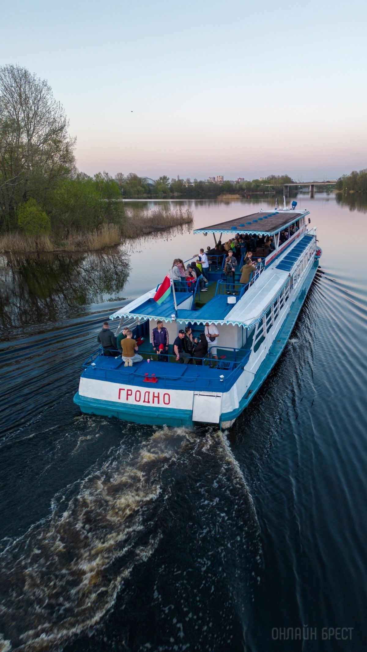 Теплоход Гродно начал курсировать по Мухавцу в Бресте